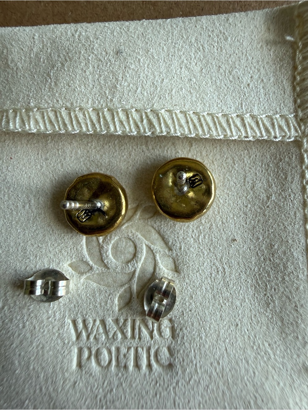 Waxing Poetic Dome earrings - Picture 3 of 4